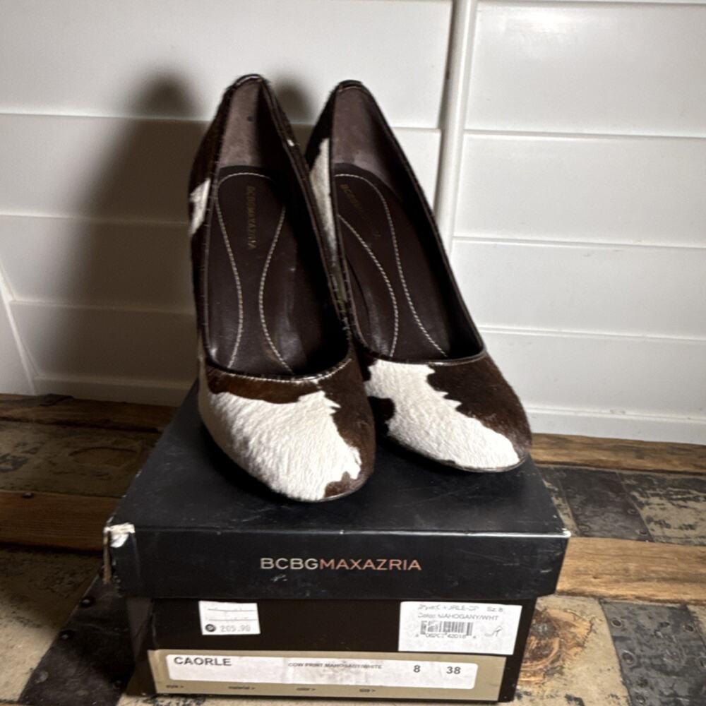 BCBGMAXAZRIA Cow Print Stiletto Pumps Slip On Mahogany White Pointed Toe 8B